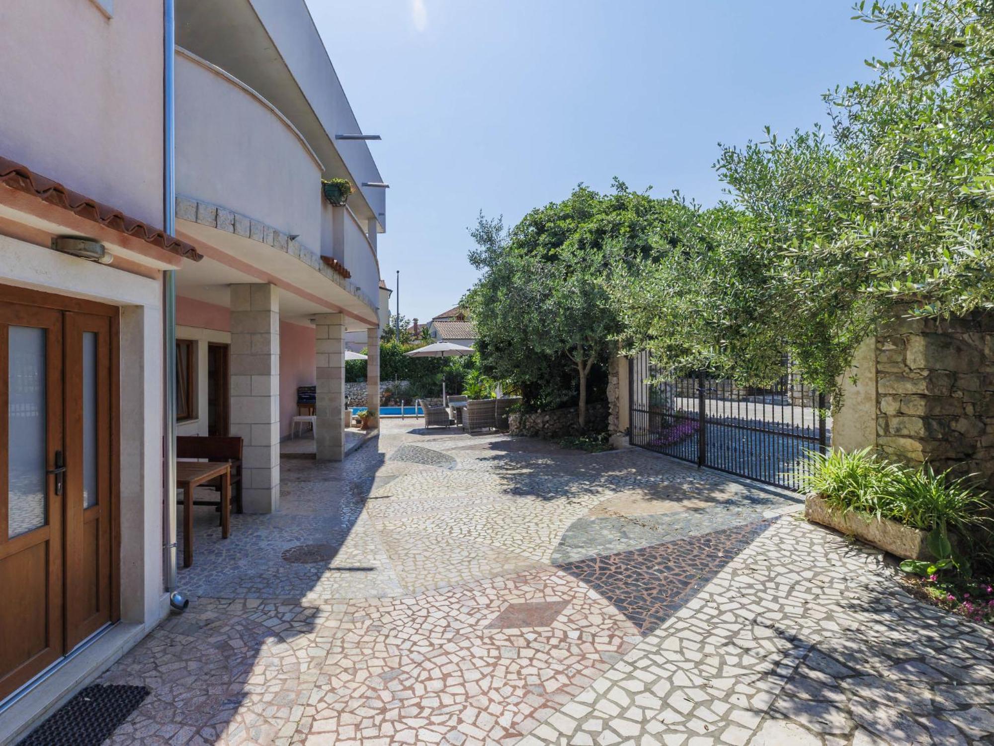 Apartment Romantika - Roj105 By Interhome